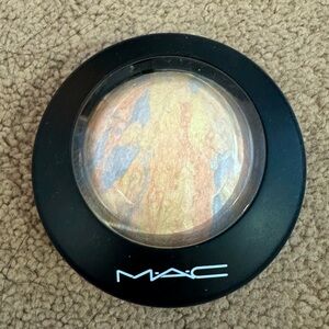 MAC mineralize skinfinish lightscapade
